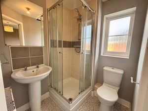 Ensuite- click for photo gallery